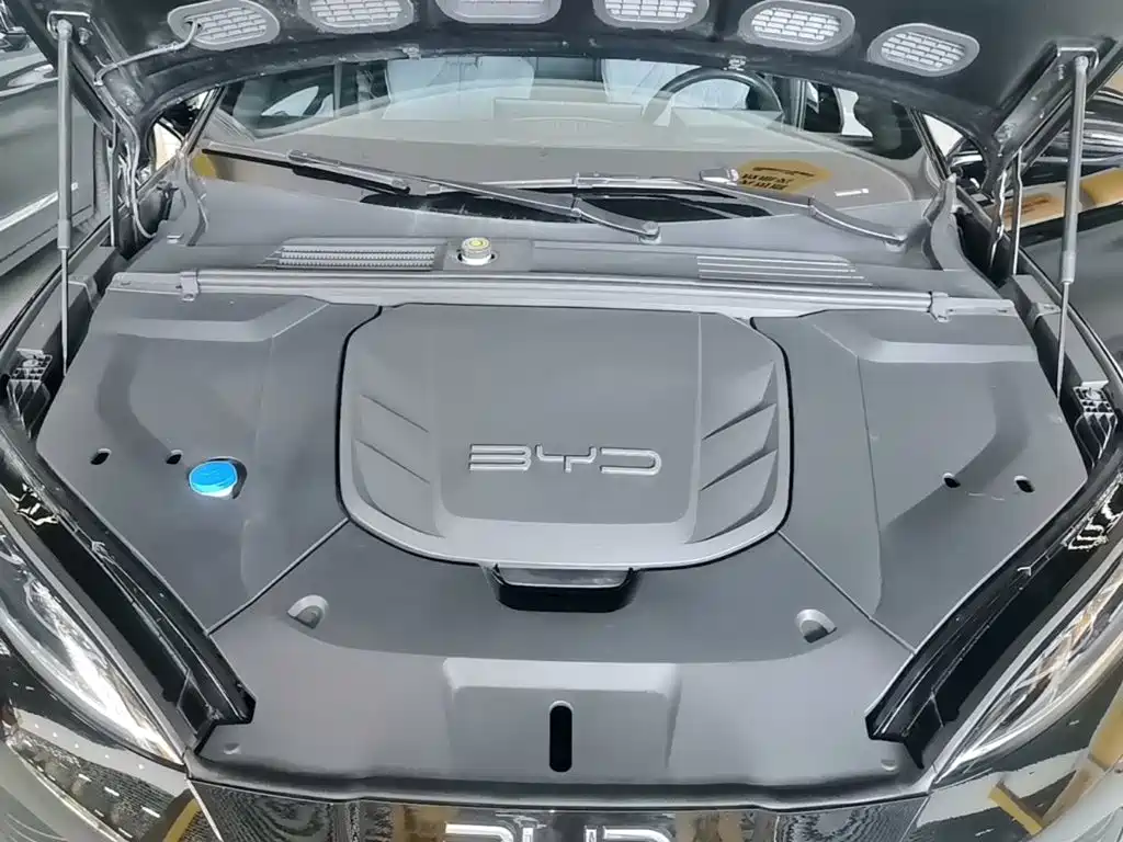 BYD Seal — фото 20