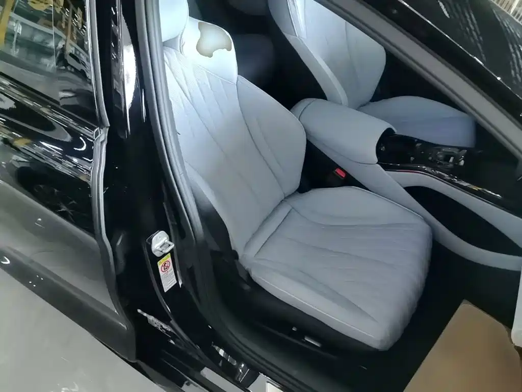 BYD Seal — фото 25