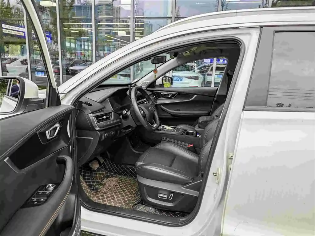 Chery Tiggo 8 — фото 4