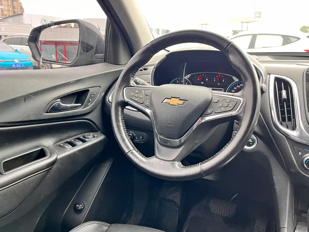Chevrolet Equinox — фото 13