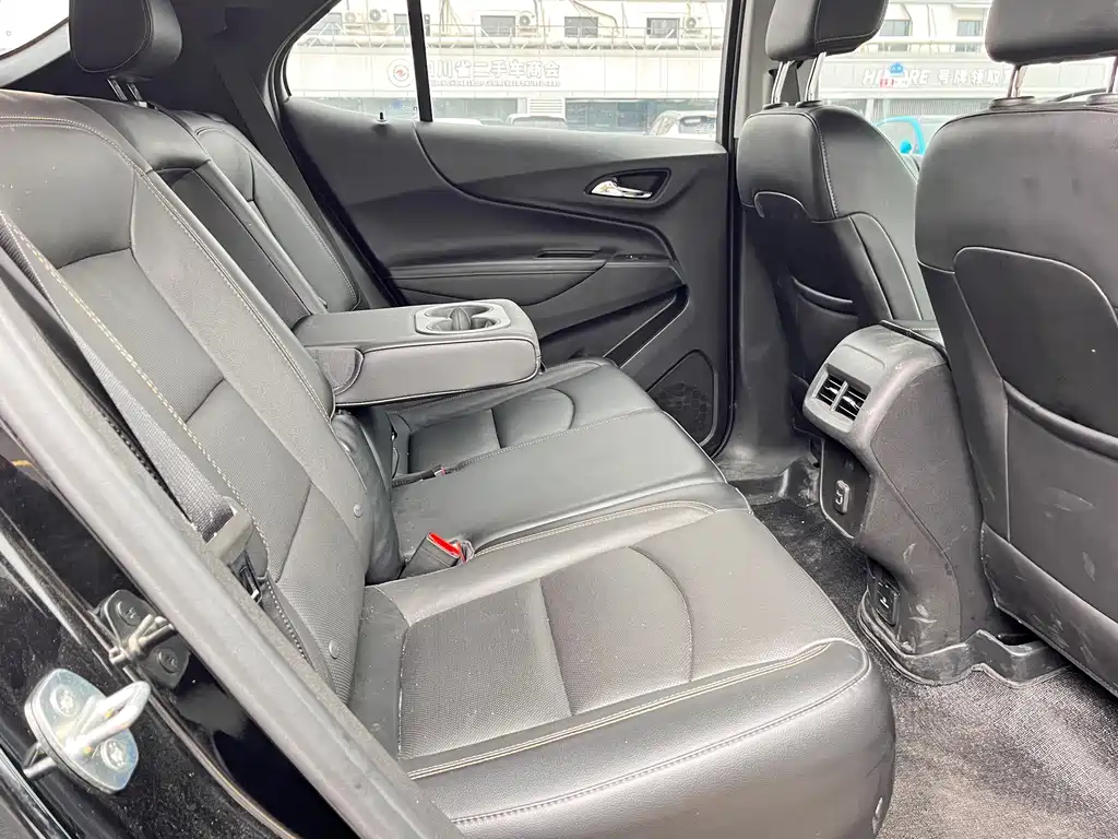 Chevrolet Equinox — фото 14