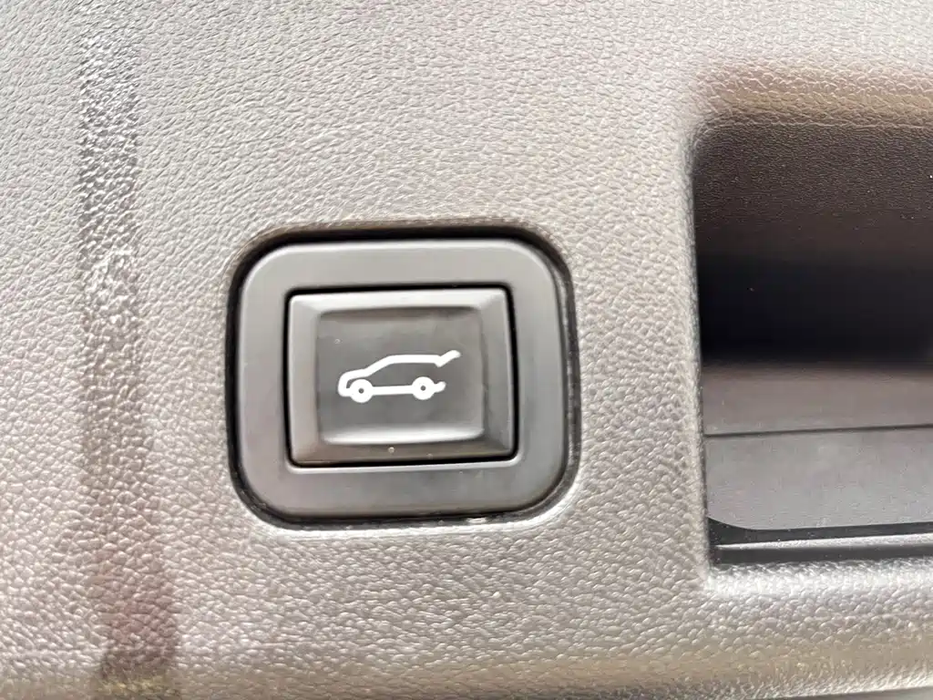 Chevrolet Equinox — фото 18