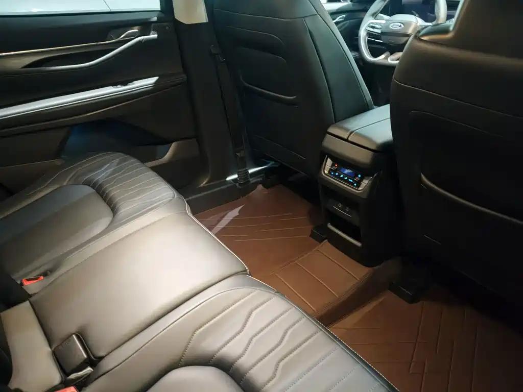 Ford Edge — фото 10