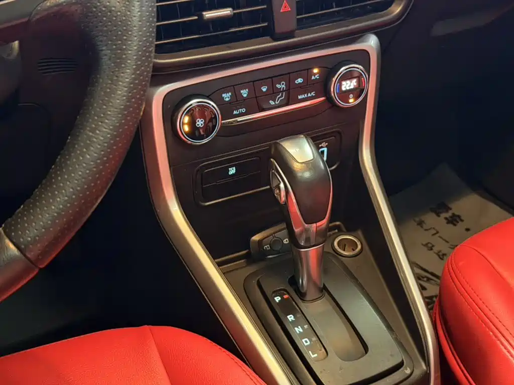 Ford Ecosport — фото 10