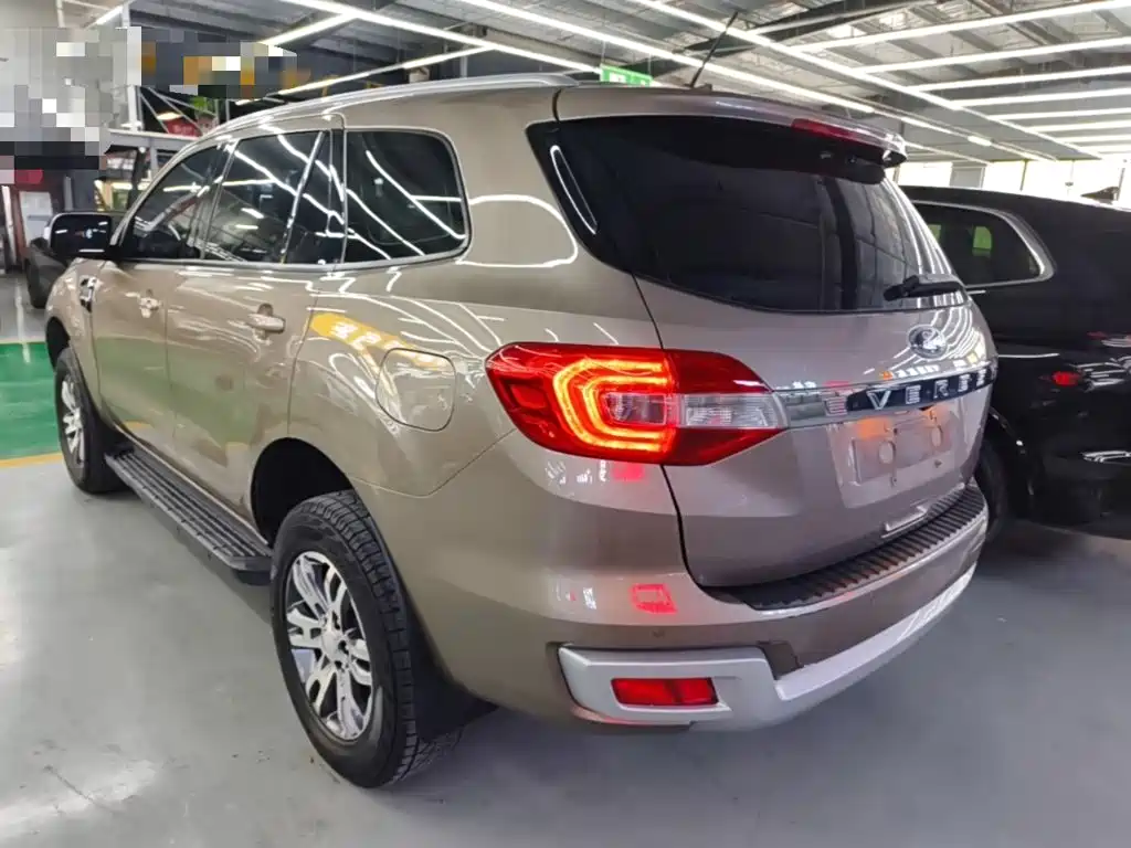 Ford Everest — фото 4