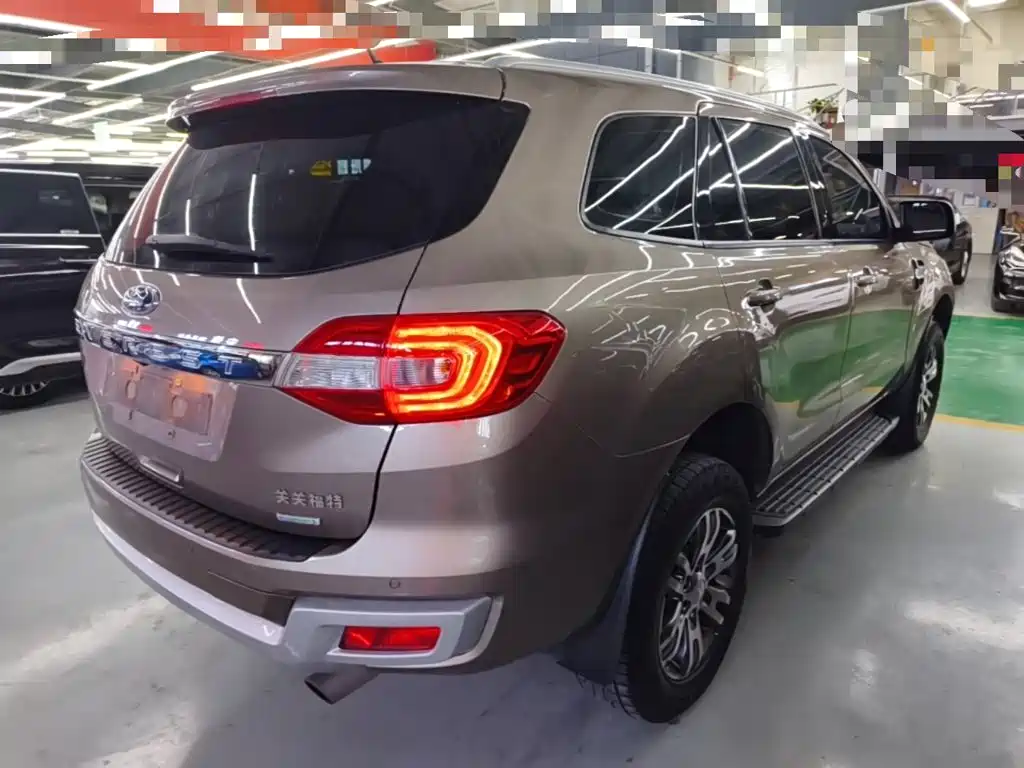 Ford Everest — фото 6