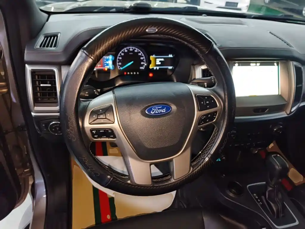 Ford Everest — фото 10