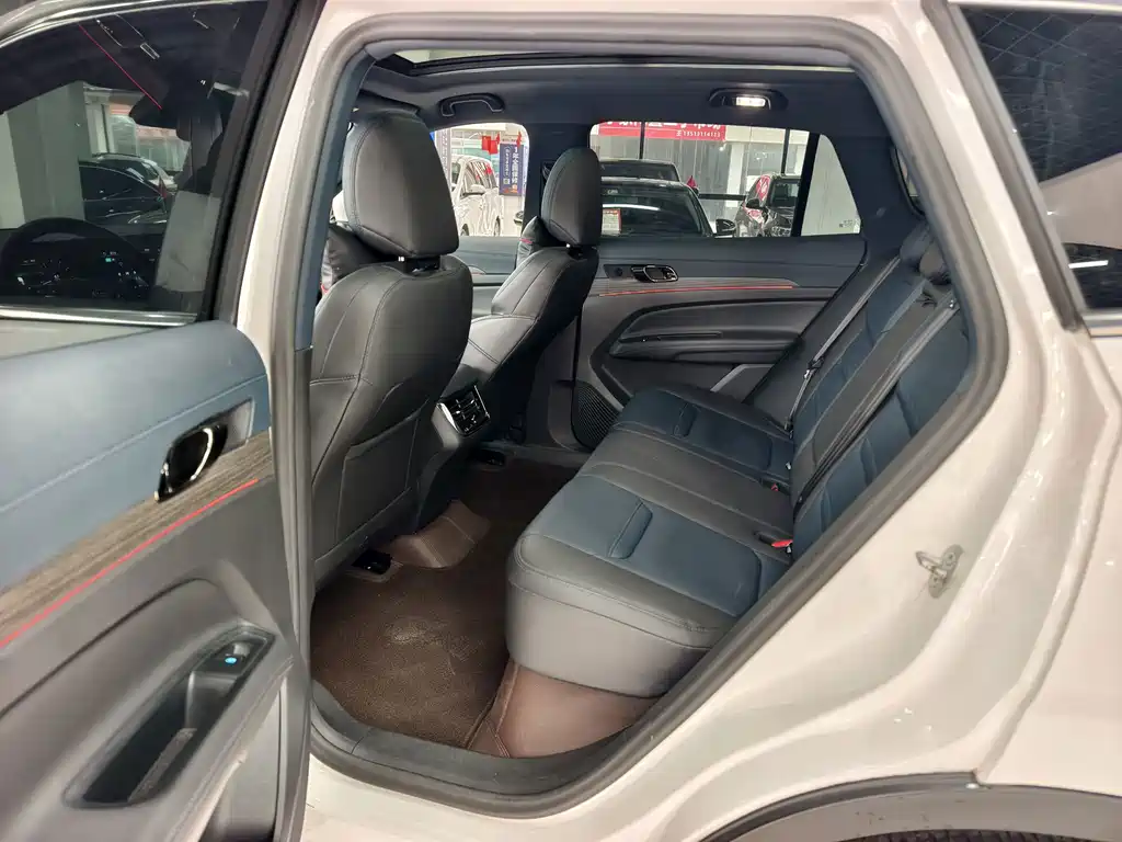 Ford Equator Sport — фото 11