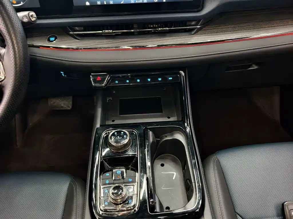 Ford Equator Sport — фото 13