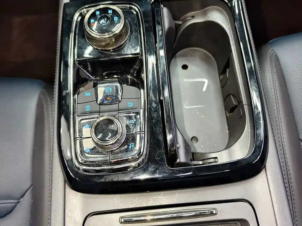 Ford Equator Sport — фото 14