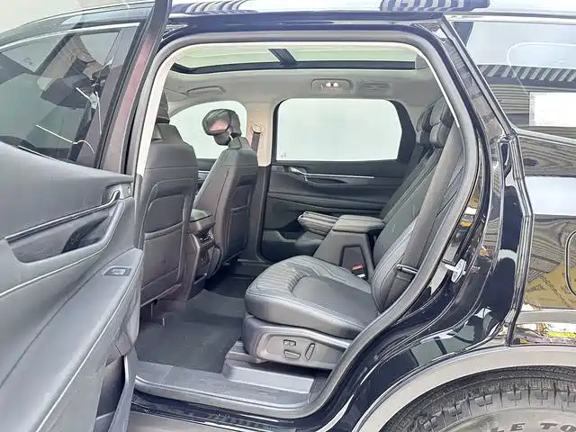 Ford Edge — фото 11