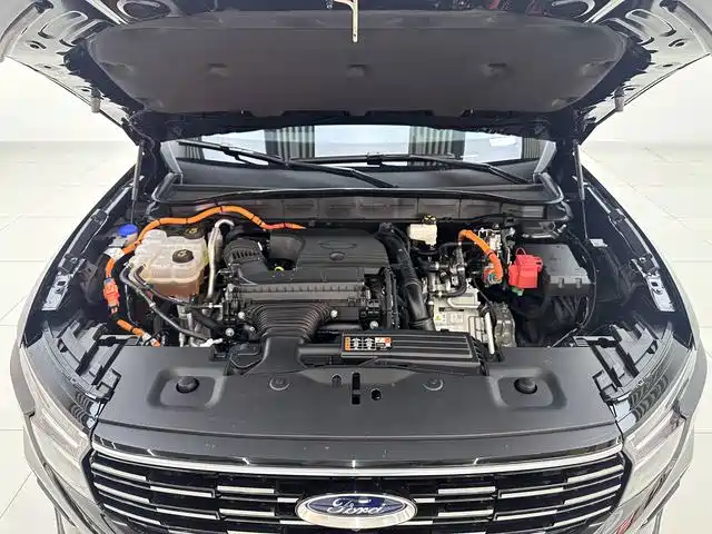 Ford Edge — фото 12
