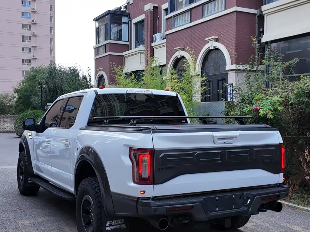 Ford F-150 Raptor — фото 8
