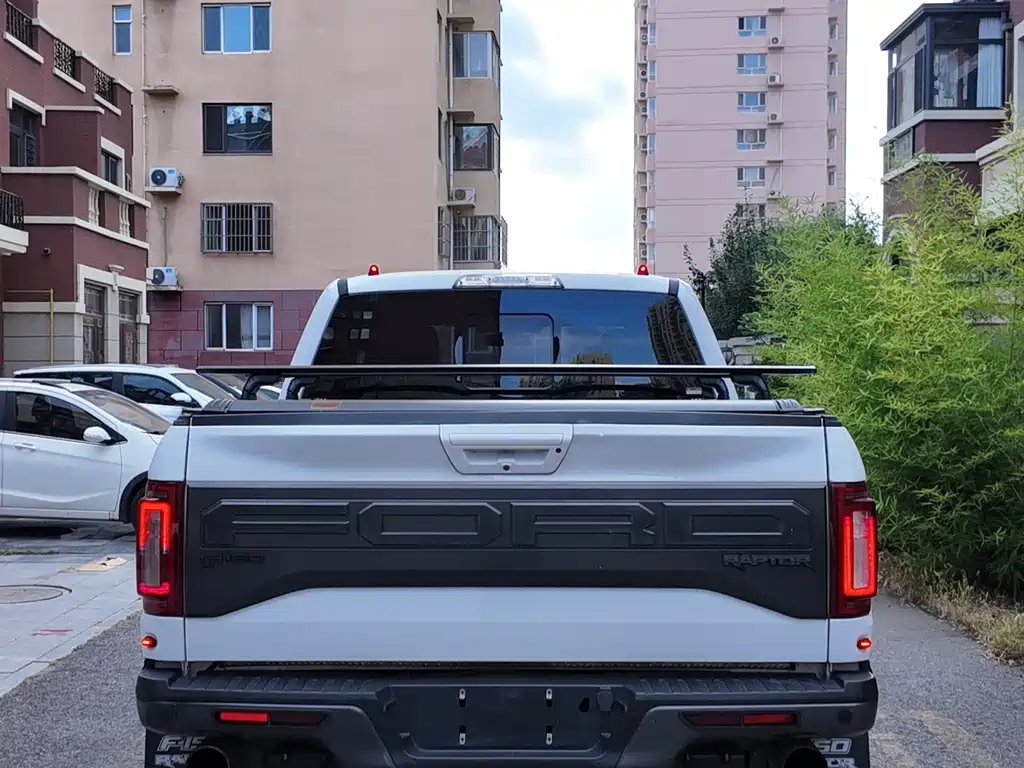 Ford F-150 Raptor — фото 9