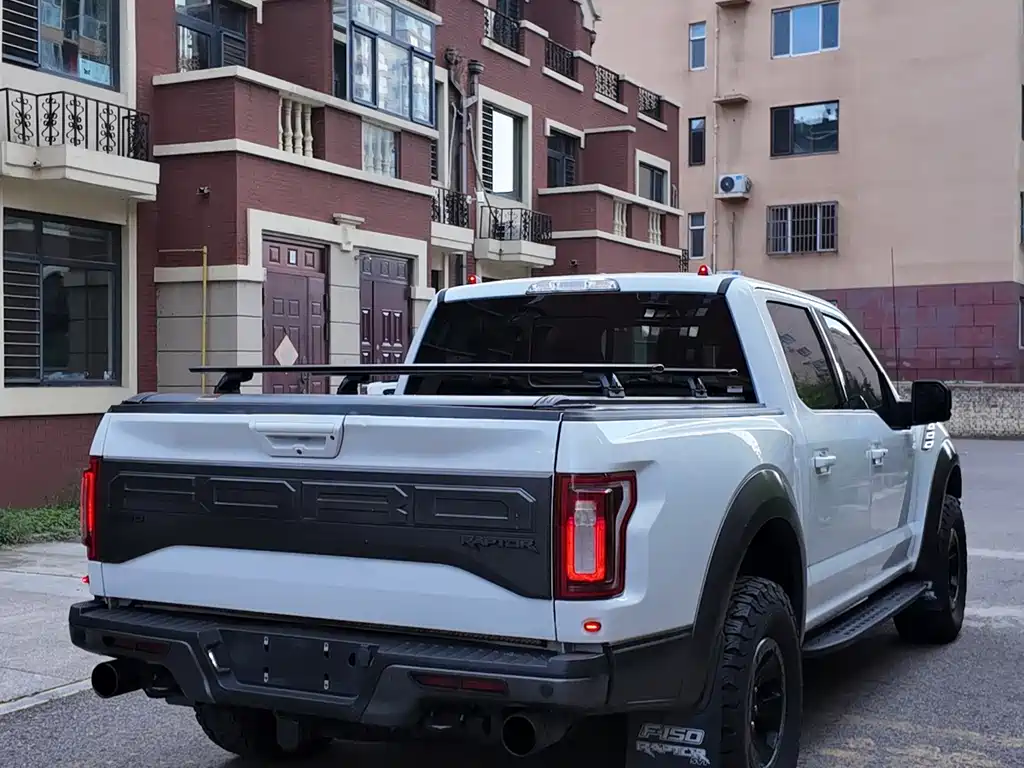 Ford F-150 Raptor — фото 10