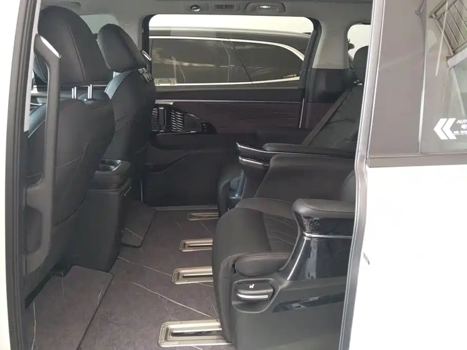 GAC Motor Trumpchi M8 — фото 11