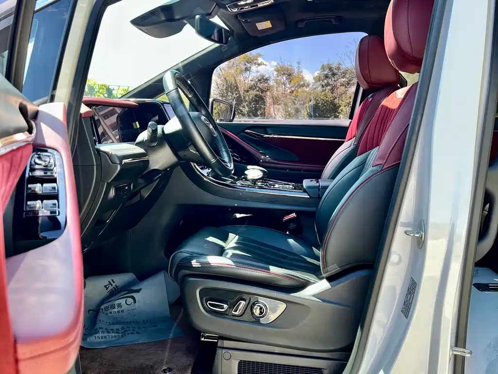GAC Motor Trumpchi M8 — фото 13