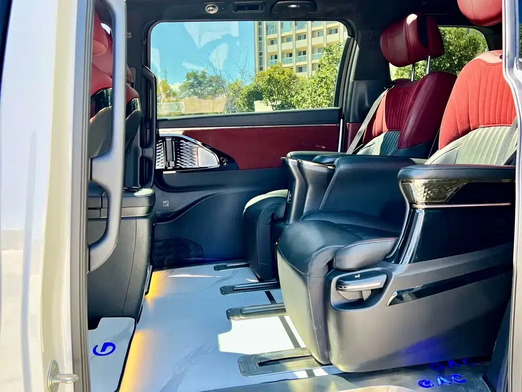 GAC Motor Trumpchi M8 — фото 14