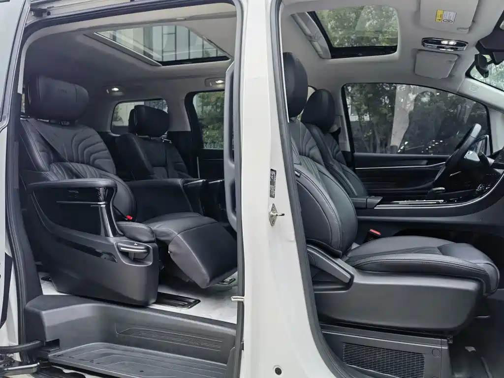 GAC Motor Trumpchi M8 — фото 19
