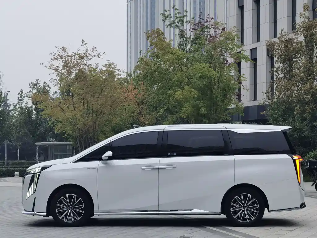 GAC Motor Trumpchi M8 — фото 4