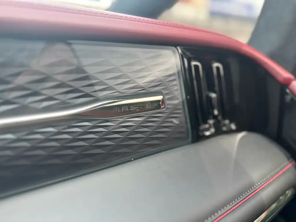 GAC Motor Trumpchi M8 — фото 17