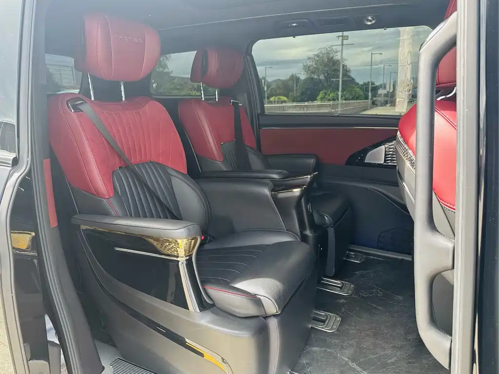 GAC Motor Trumpchi M8 — фото 18