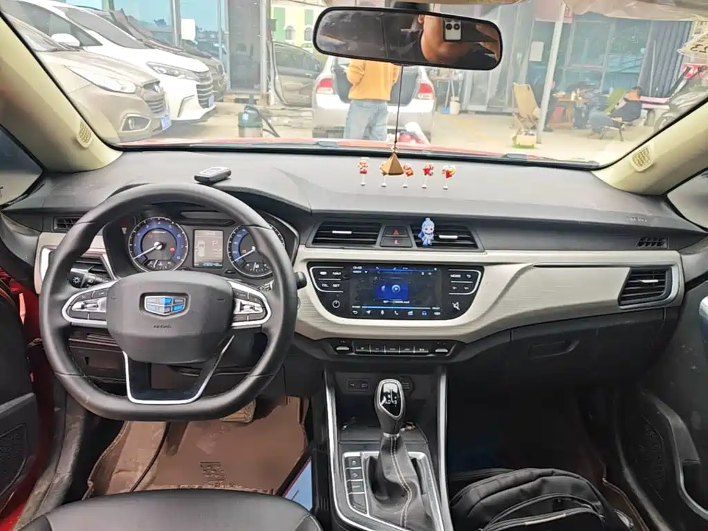 Geely Vision X3 — фото 9