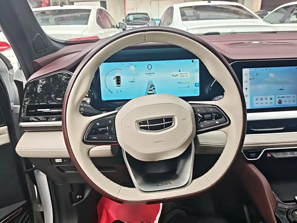Geely Monjaro — фото 10