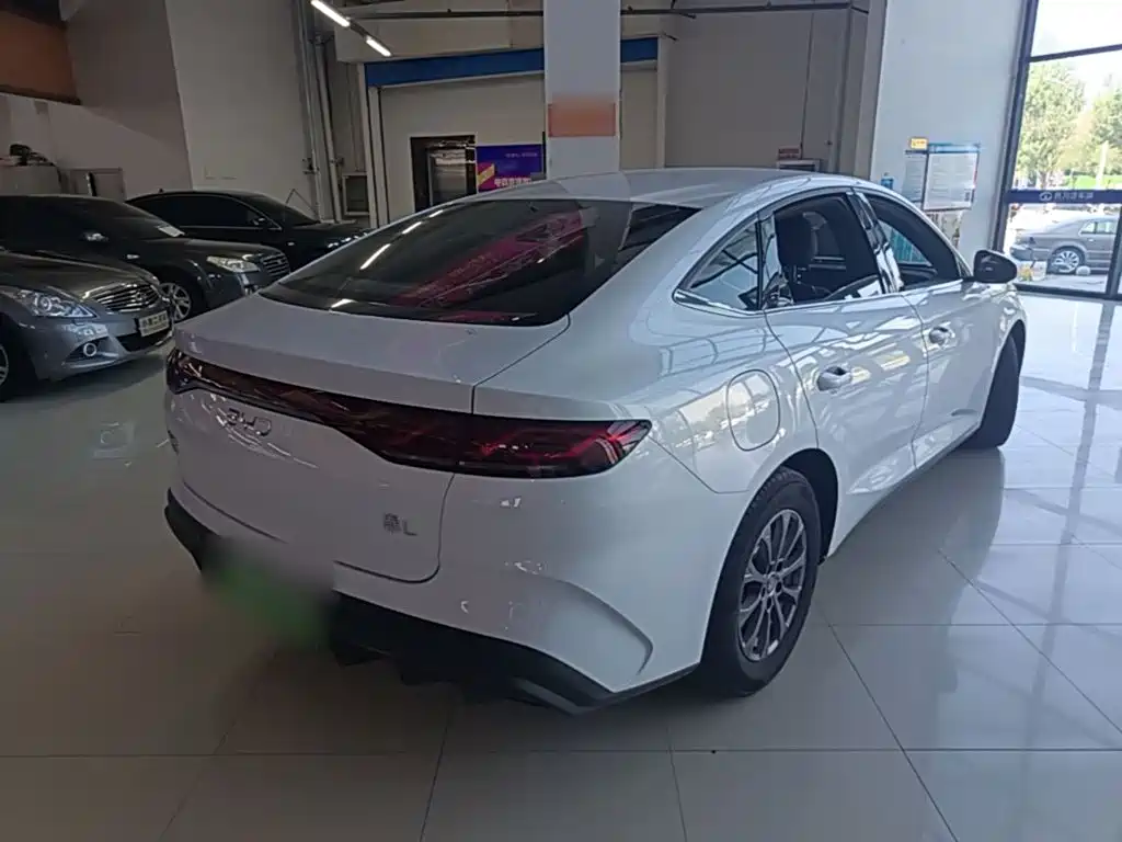 BYD Qin L — фото 7