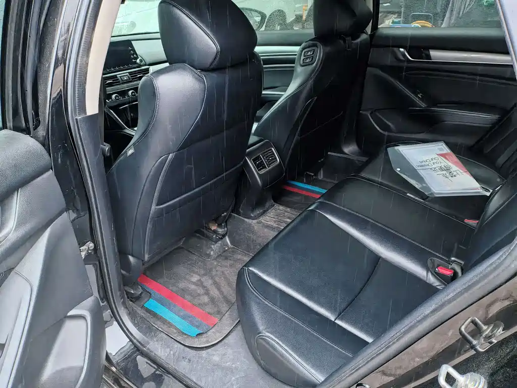 Honda Accord — фото 6