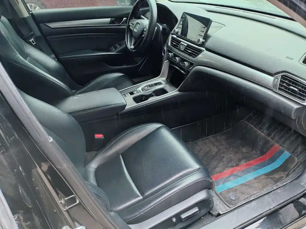 Honda Accord — фото 8