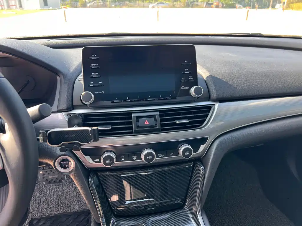 Honda Accord — фото 15