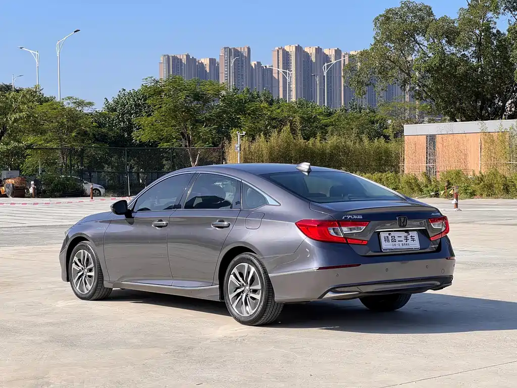 Honda Accord — фото 4
