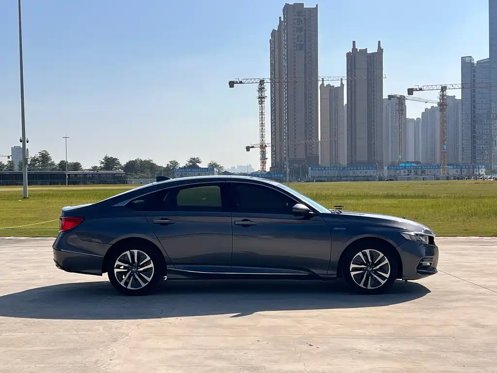 Honda Accord — фото 7