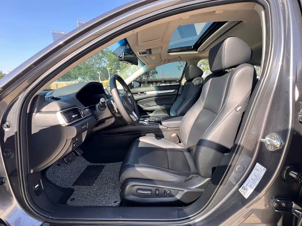 Honda Accord — фото 9