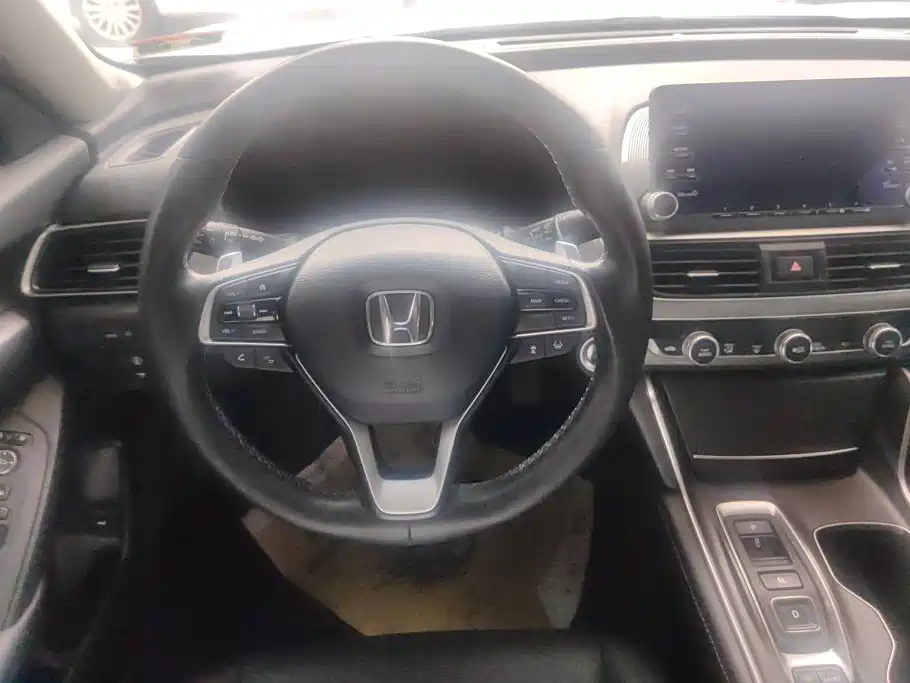Honda Accord — фото 15