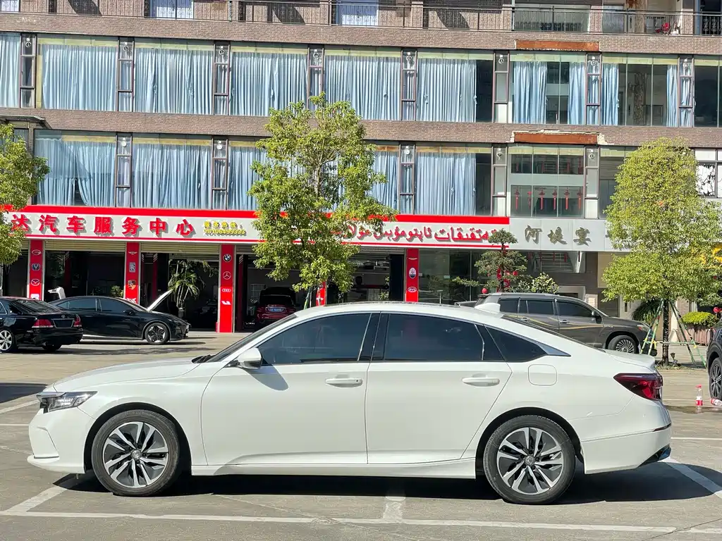 Honda Inspire — фото 32