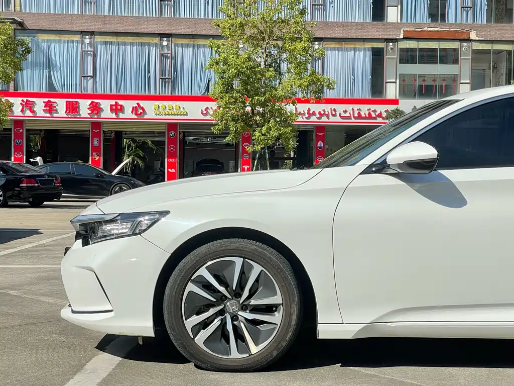 Honda Inspire — фото 6