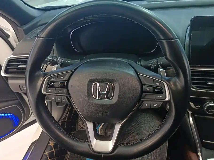 Honda Inspire — фото 15