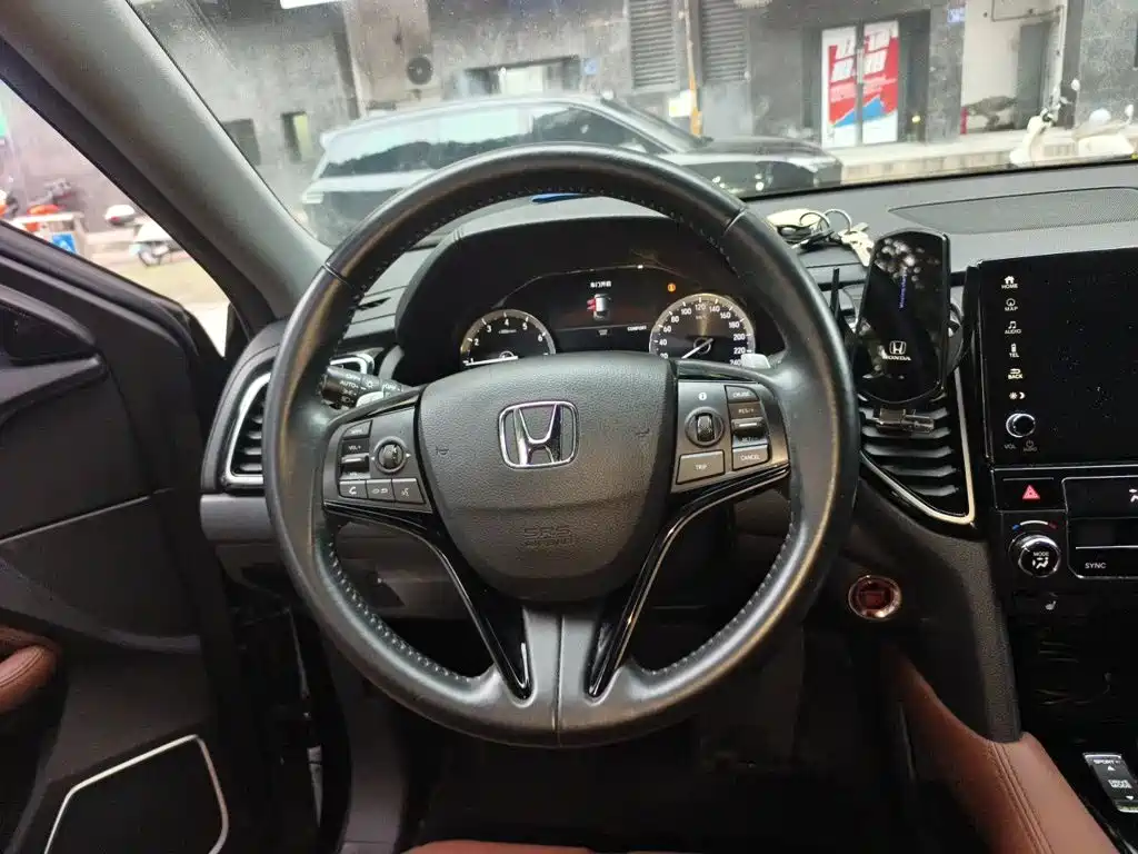 Honda UR-V — фото 11