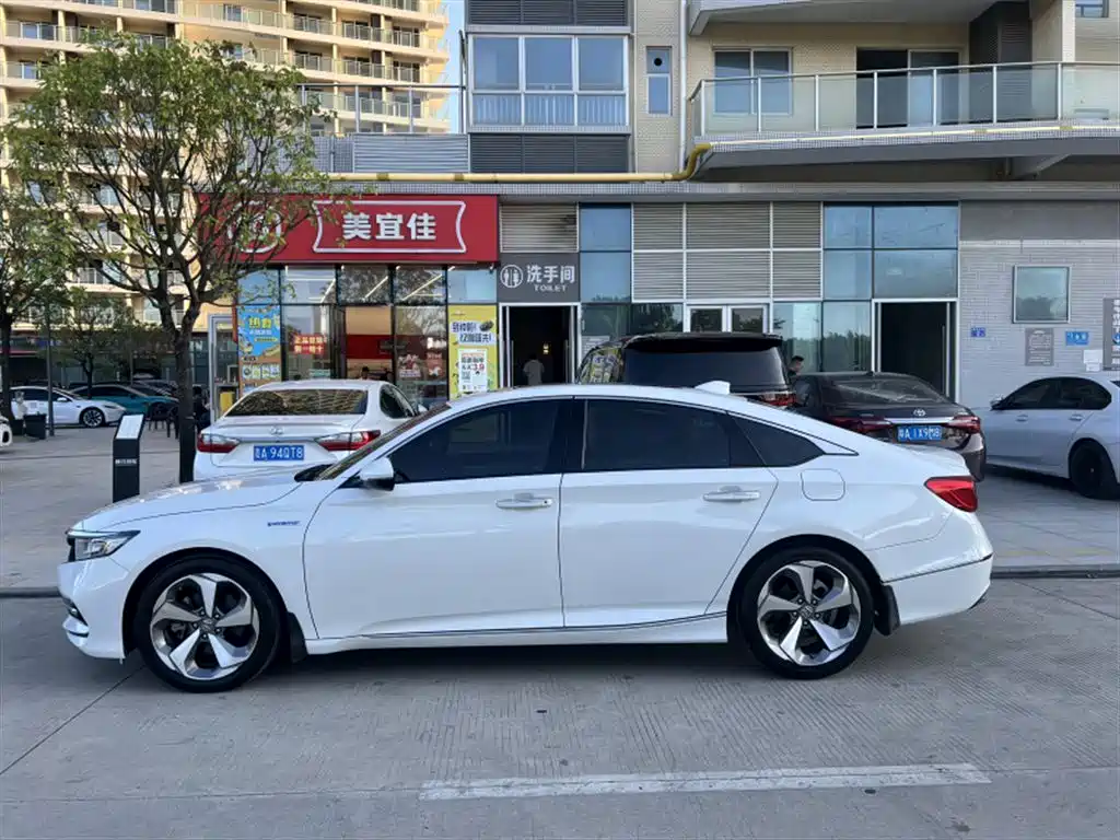 Honda Accord — фото 3