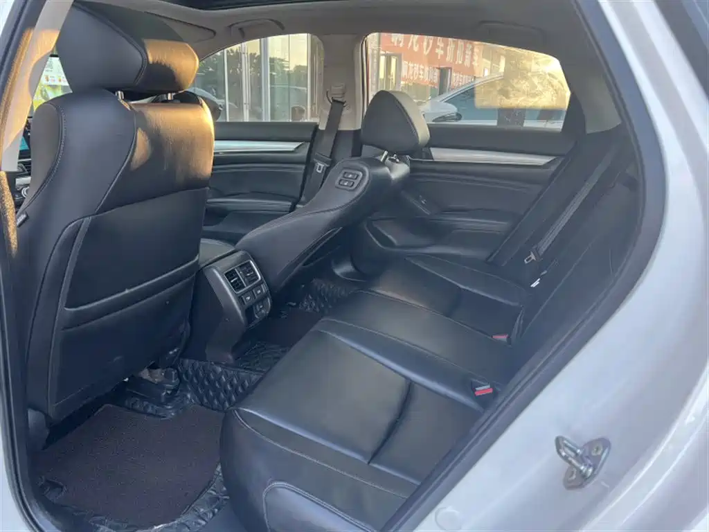 Honda Accord — фото 6