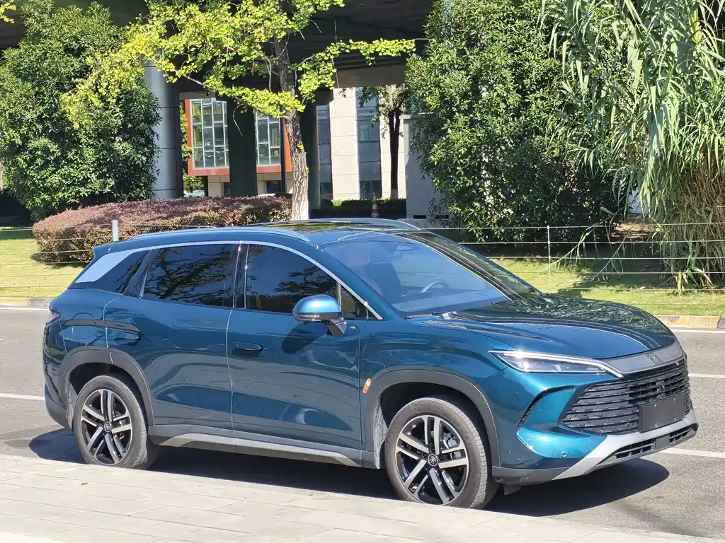 BYD L DM-i — фото 3
