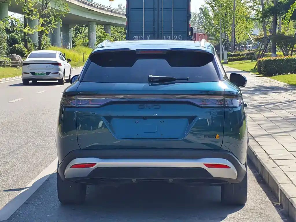 BYD L DM-i — фото 6