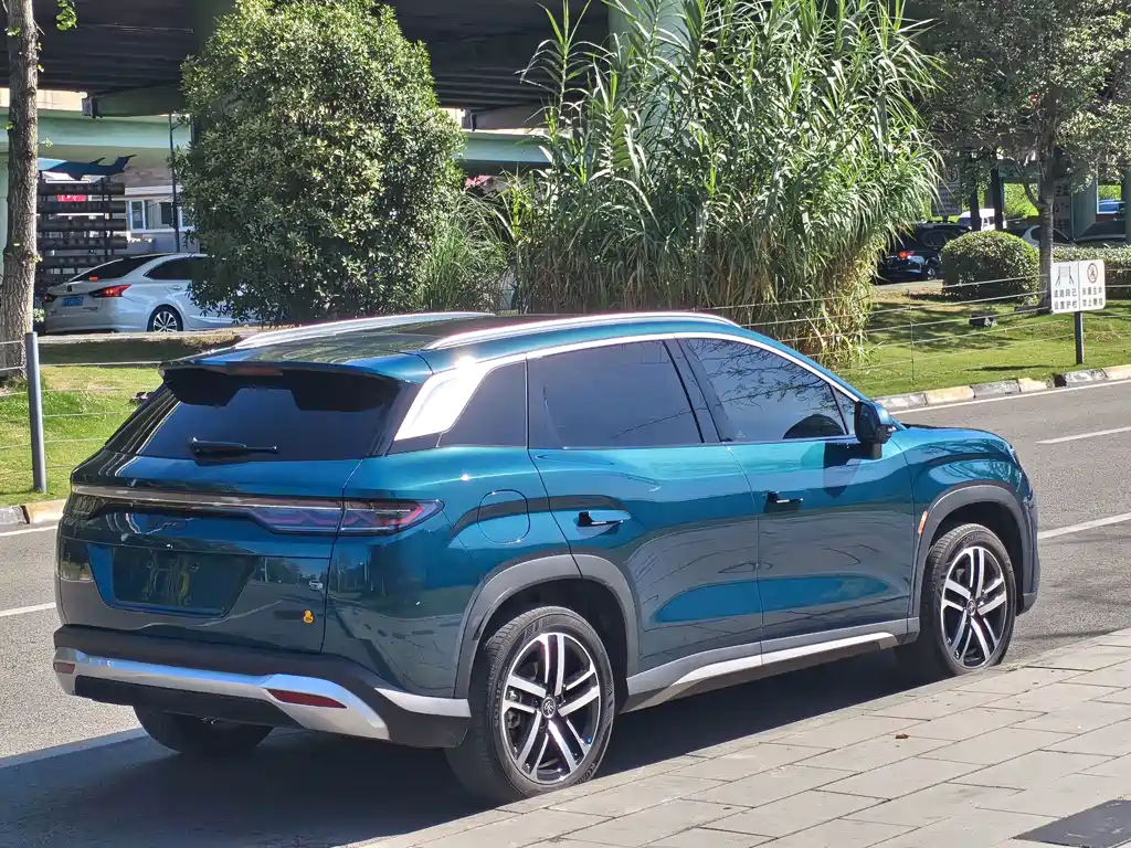 BYD L DM-i — фото 7