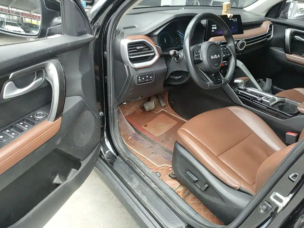 Kia Sportage — фото 15