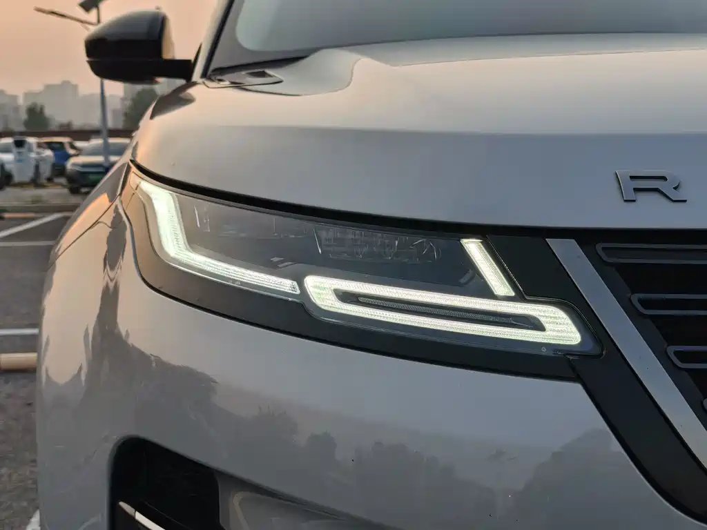 Land Rover Evoque — фото 17