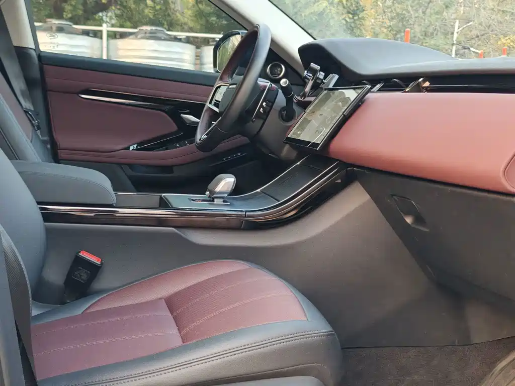 Land Rover Evoque — фото 21