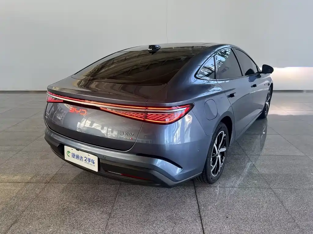 BYD Seal 07 DM-i — фото 22