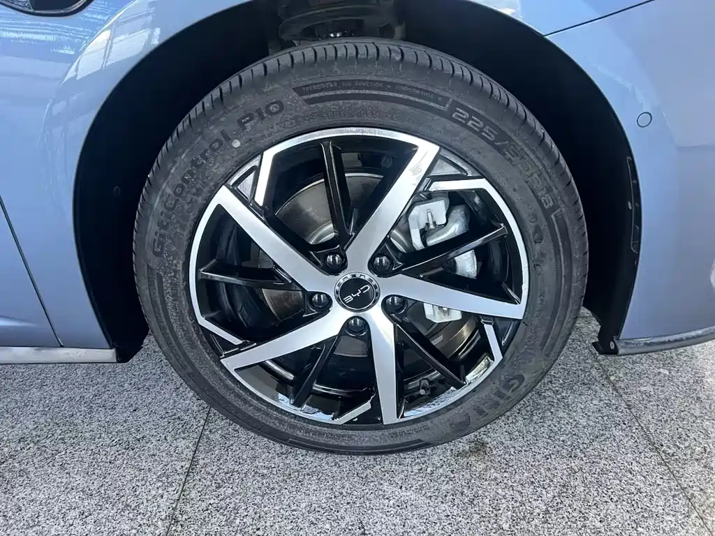 BYD Seal 07 DM-i — фото 29